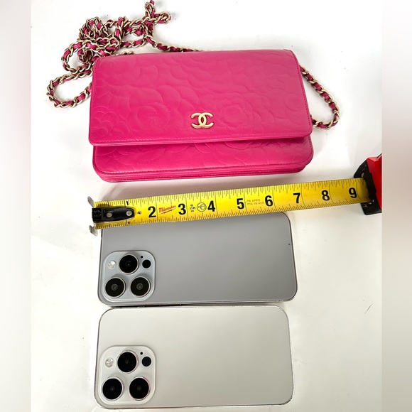 ๐ฏ CHANEL CC Camilia Fuschia Lambskin Leather Wallet on Chain w/ auth card - Picture 14 of 15